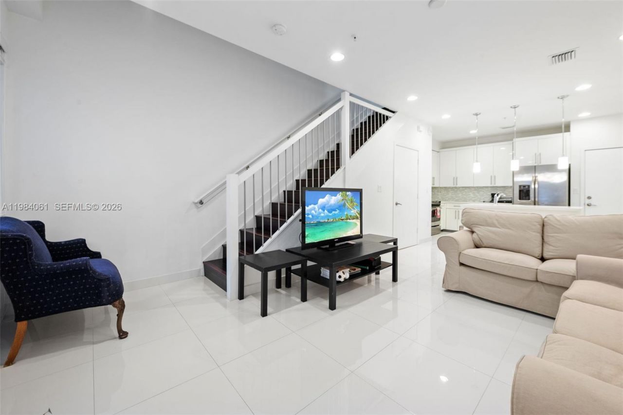 Please Call For Address, Unit 209, Miami, FL 33180 Photo