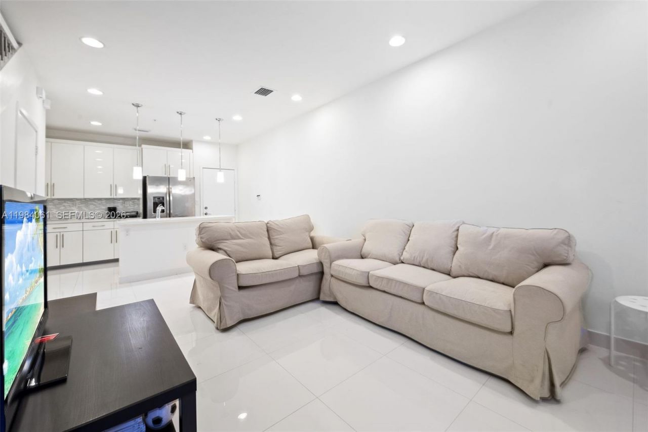 Please Call For Address, Unit 209, Miami, FL 33180 Photo