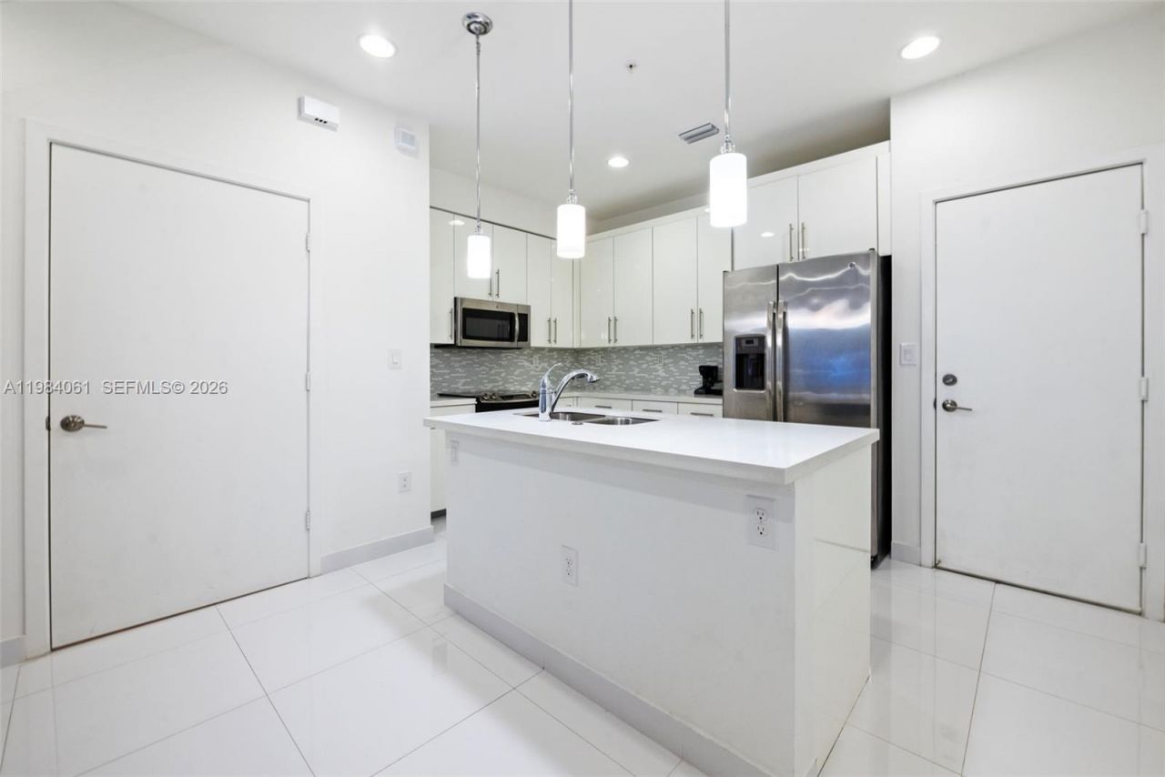 Please Call For Address, Unit 209, Miami, FL 33180 Photo