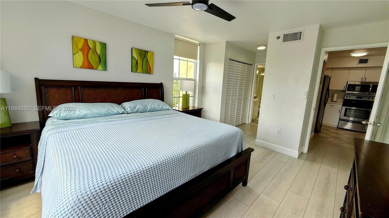 19701 E Country Club Dr , Unit 5601, Aventura, FL 33180 Photo