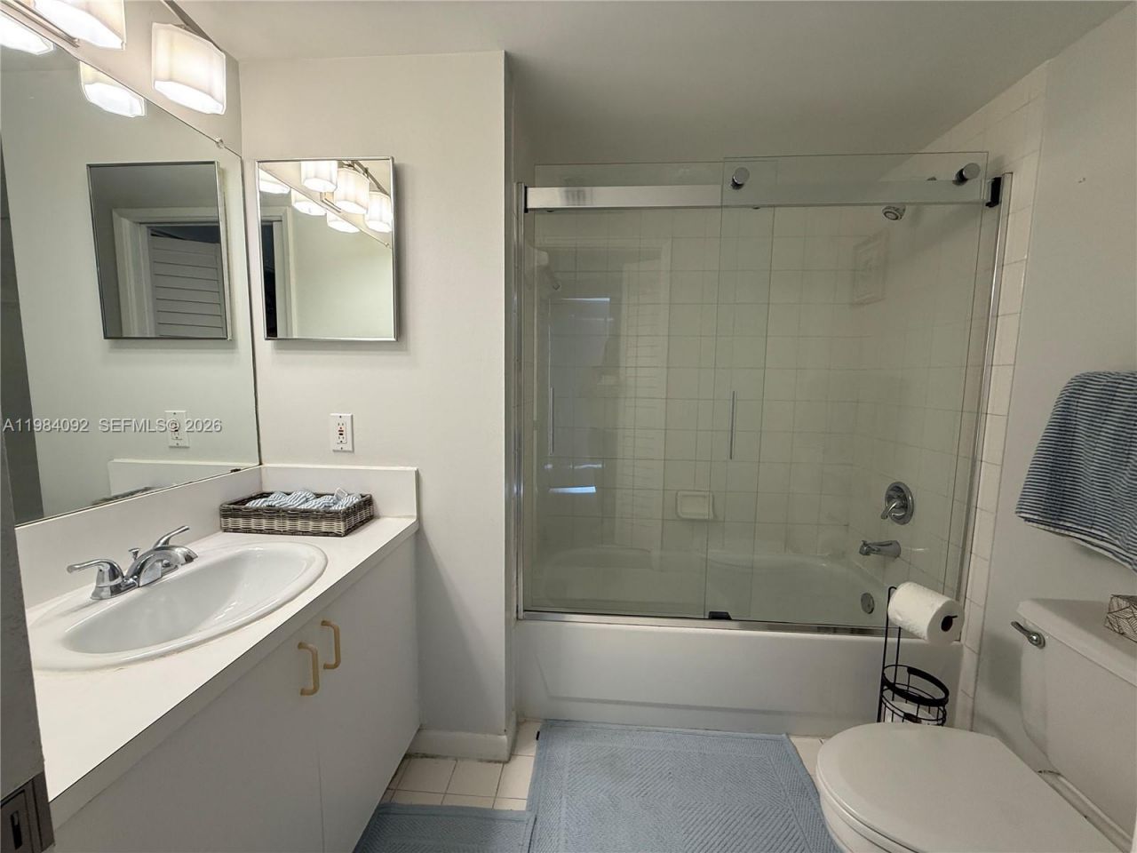 19701 E Country Club Dr , Unit 5601, Aventura, FL 33180 Photo