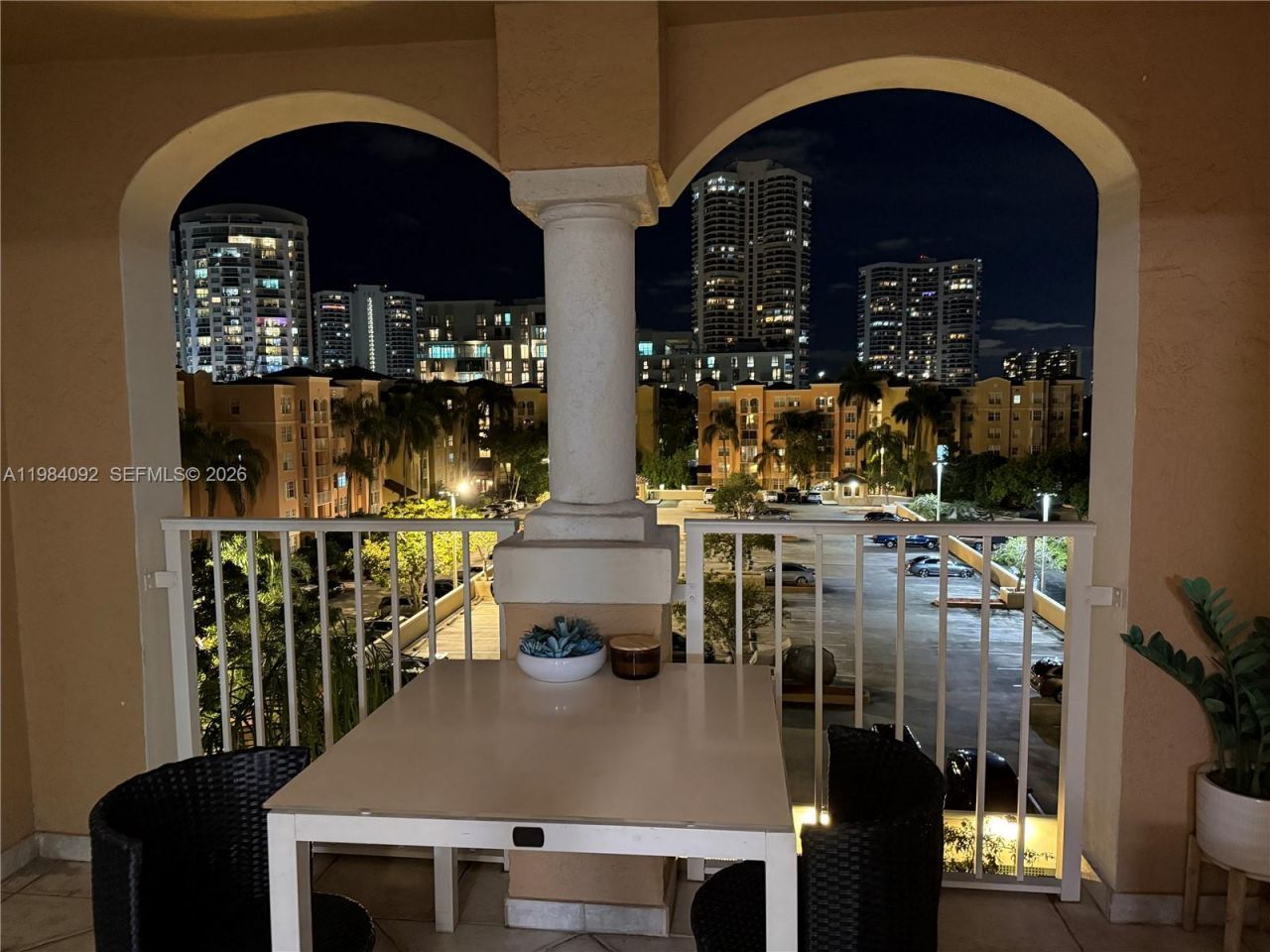 19701 E Country Club Dr , Unit 5601, Aventura, FL 33180 Photo