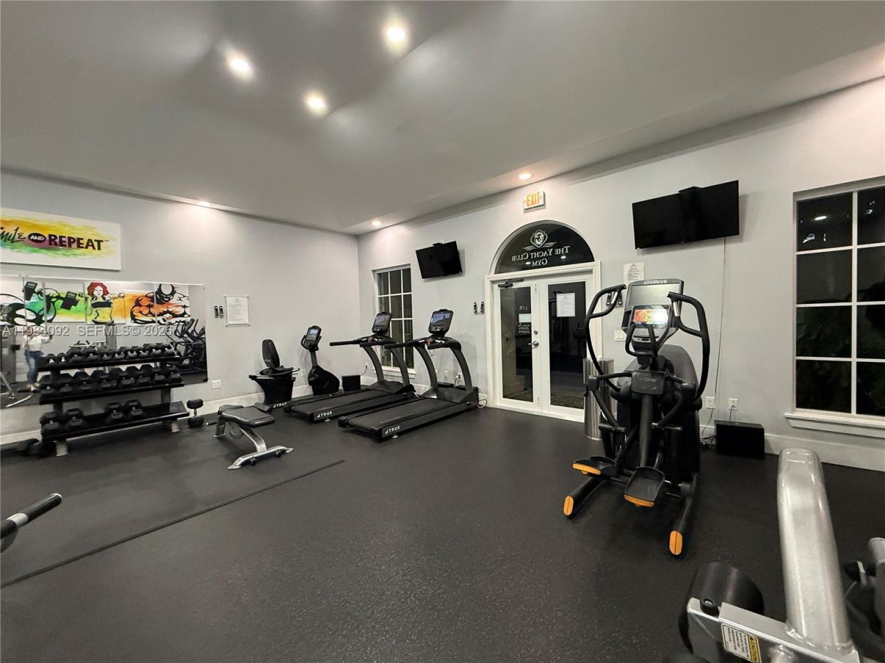 19701 E Country Club Dr , Unit 5601, Aventura, FL 33180 Photo