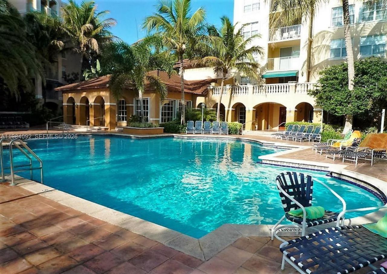 19701 E Country Club Dr , Unit 5601, Aventura, FL 33180 Photo