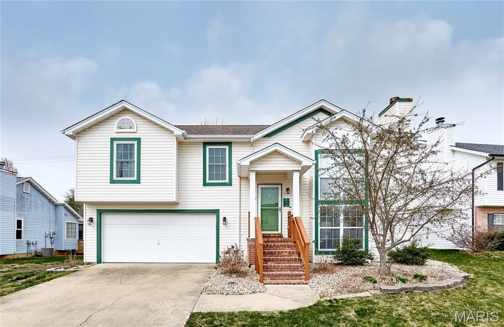 307 Sweetwater Lane , O Fallon, IL 62269 Main Photo