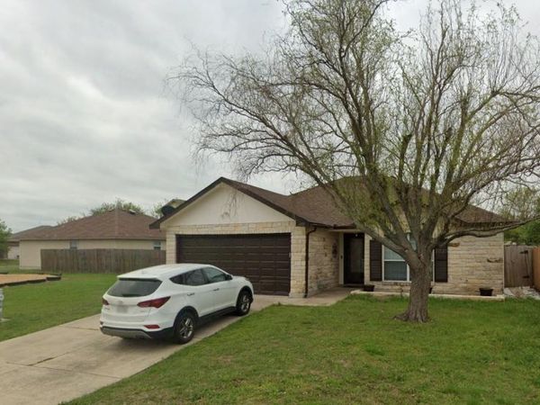 411 Copper LN, Jarrell, TX 76537