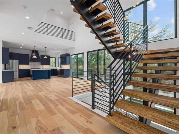 200 N Lake Hills DR, Austin, TX 78733