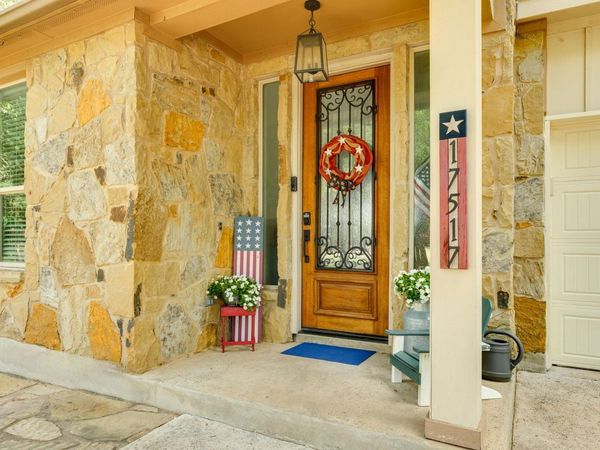 17517 Panorama DR, Dripping Springs, TX 78620