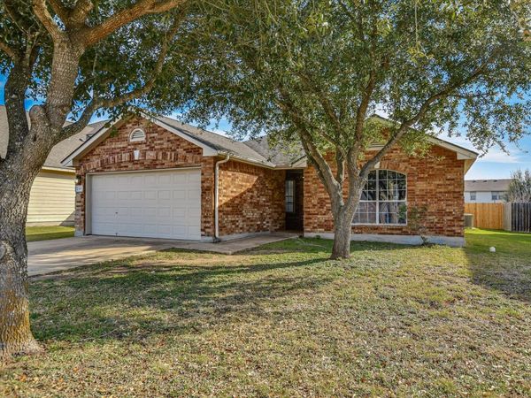 401 Bandara Woods BLVD, Elgin, TX 78621