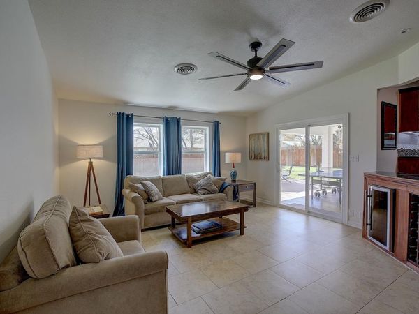1902 E 18th ST, Georgetown, TX 78626
