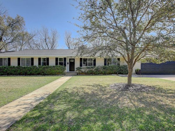 1902 E 18th ST, Georgetown, TX 78626