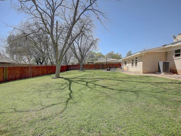 1902 E 18th ST, Georgetown, TX 78626