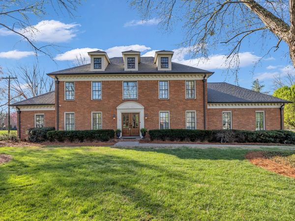 9221 Hunterboro Dr, Brentwood, TN 37027