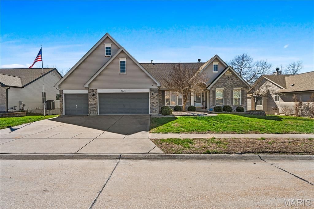 2326 Silver Lake Estates Drive , Pacific, MO 63069 Main Photo