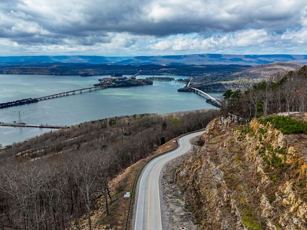 2076 Meditation Lane, Guild, TN 37340