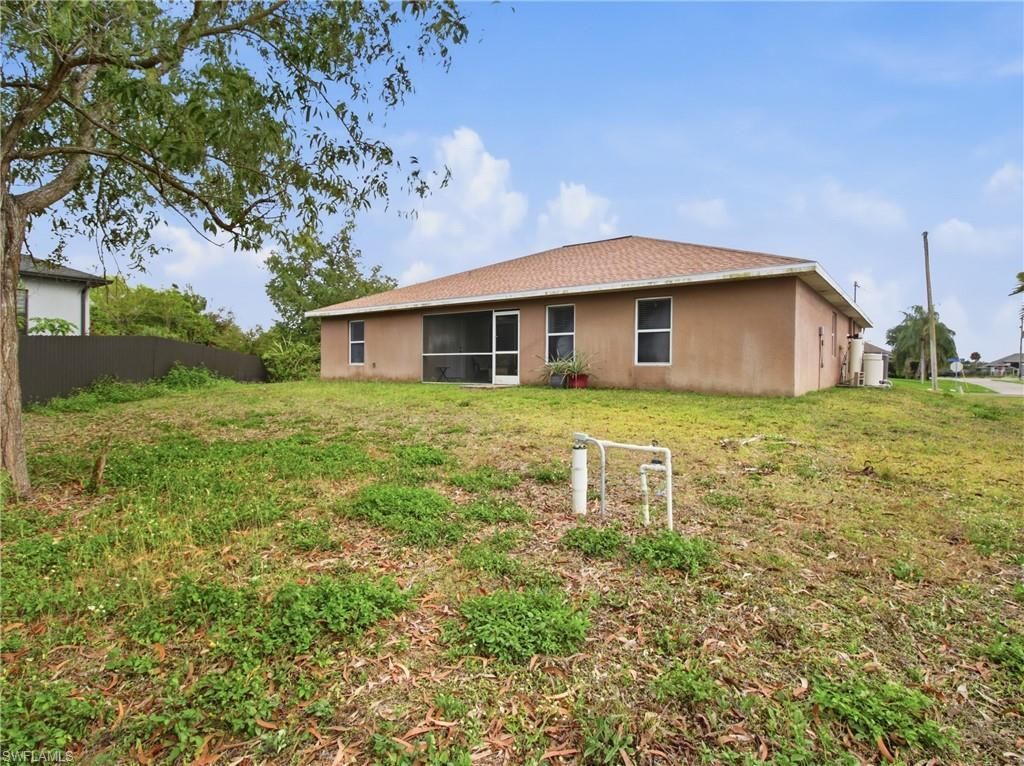 731 Long Lines Ln, Lehigh Acres, FL 33974 Photo