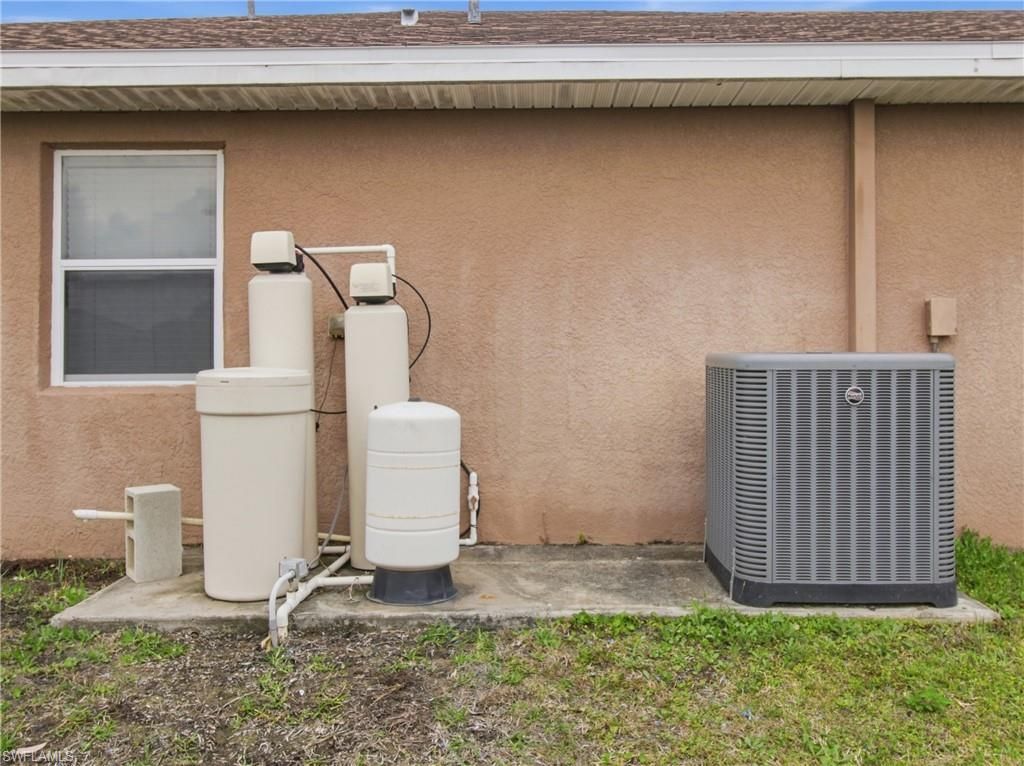 731 Long Lines Ln, Lehigh Acres, FL 33974 Photo