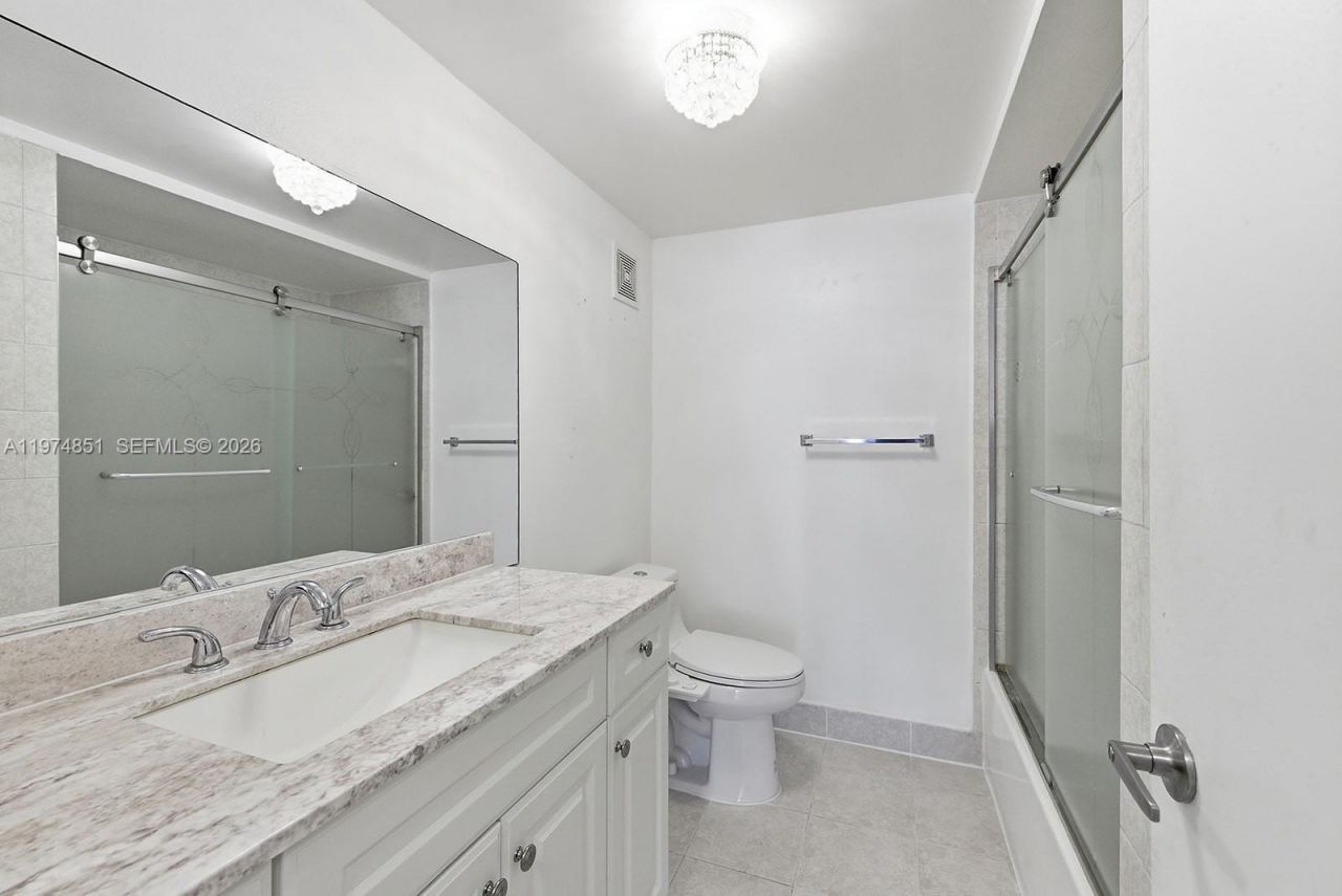 140 Lakeview Dr , Unit 203, Weston, FL 33326 Photo