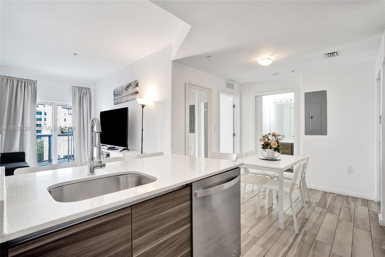 481 NE 29th St, Unit 702, Miami, FL 33137 Photo