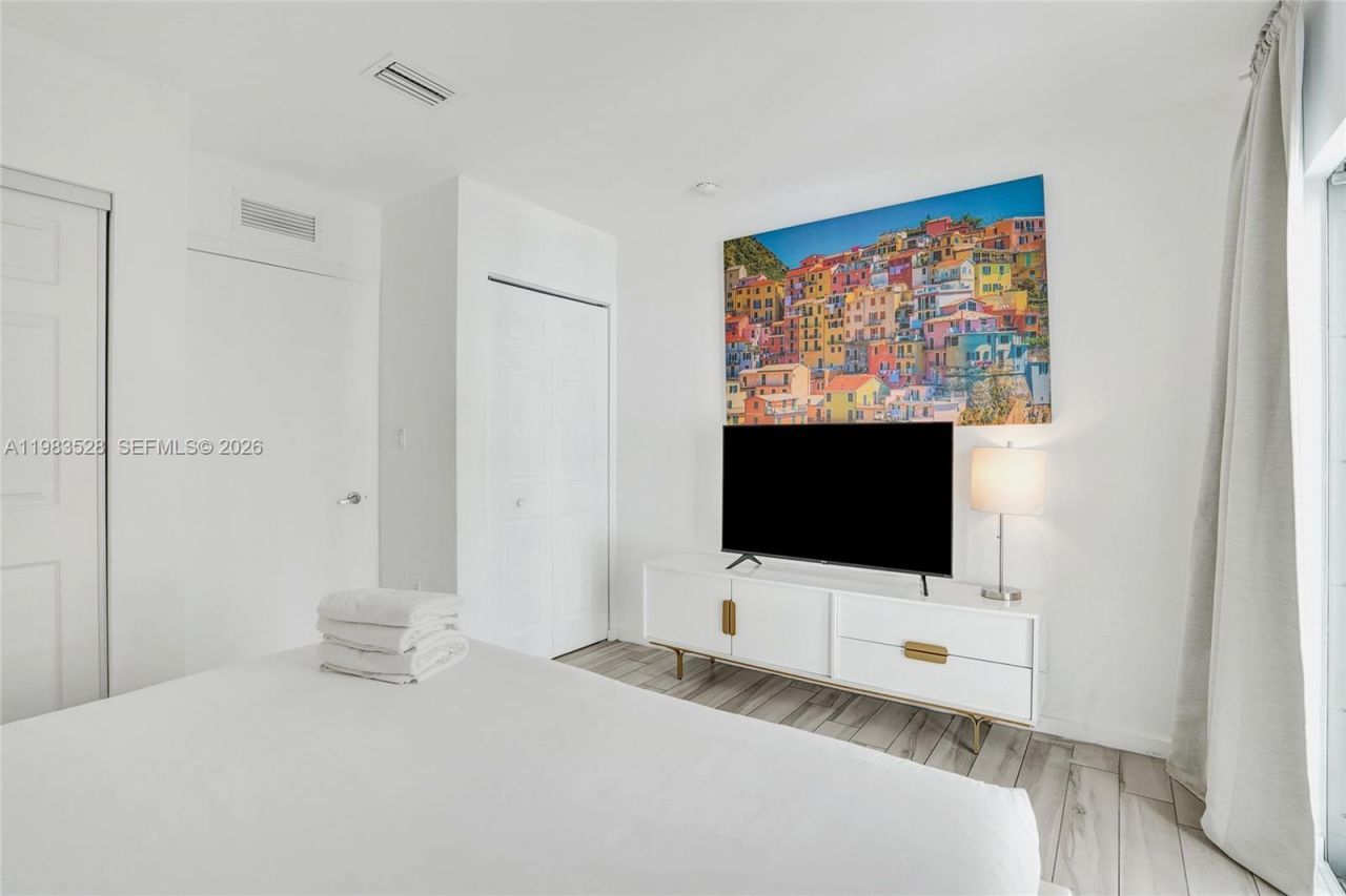 481 NE 29th St, Unit 702, Miami, FL 33137 Photo