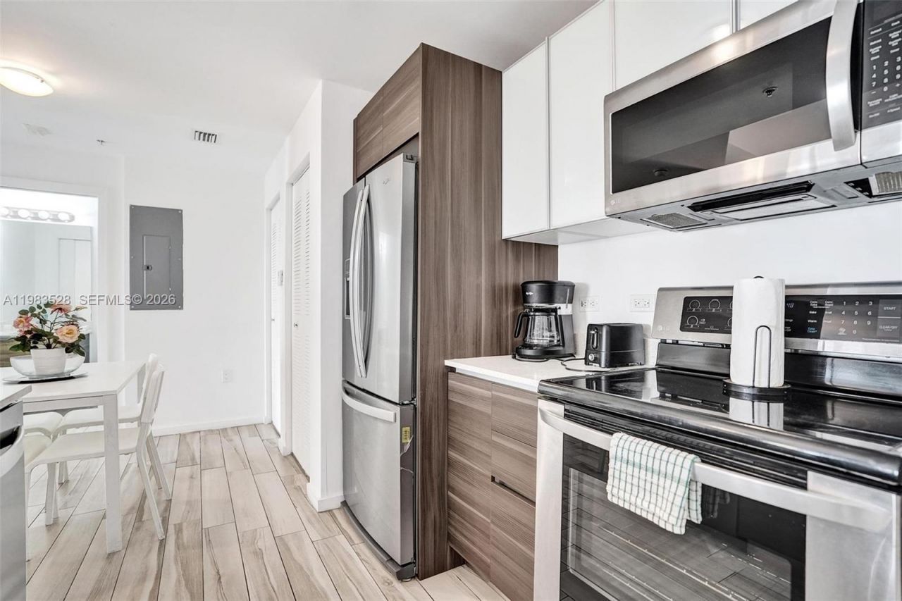 481 NE 29th St, Unit 702, Miami, FL 33137 Photo