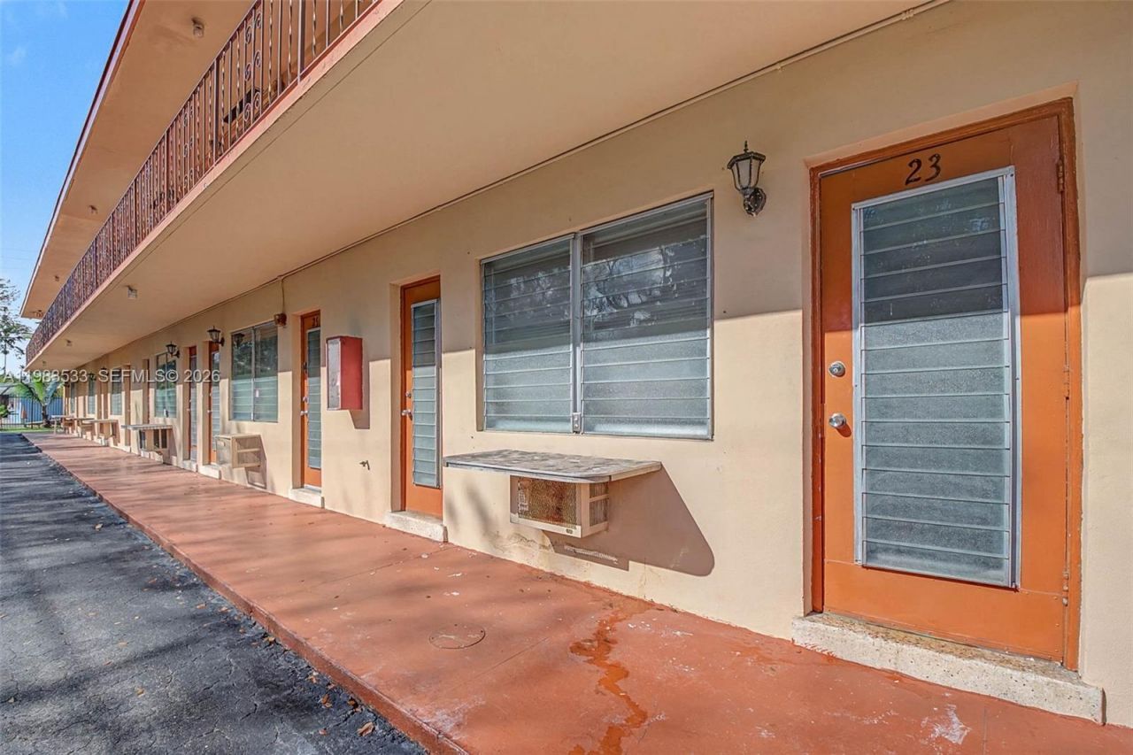 60 NW 79th St , Unit 10, Miami, FL 33150 Photo