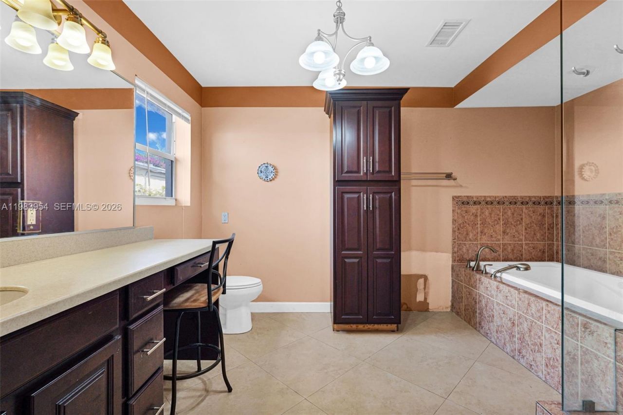 4560 Prairie Ave, Miami Beach, FL 33140 Photo