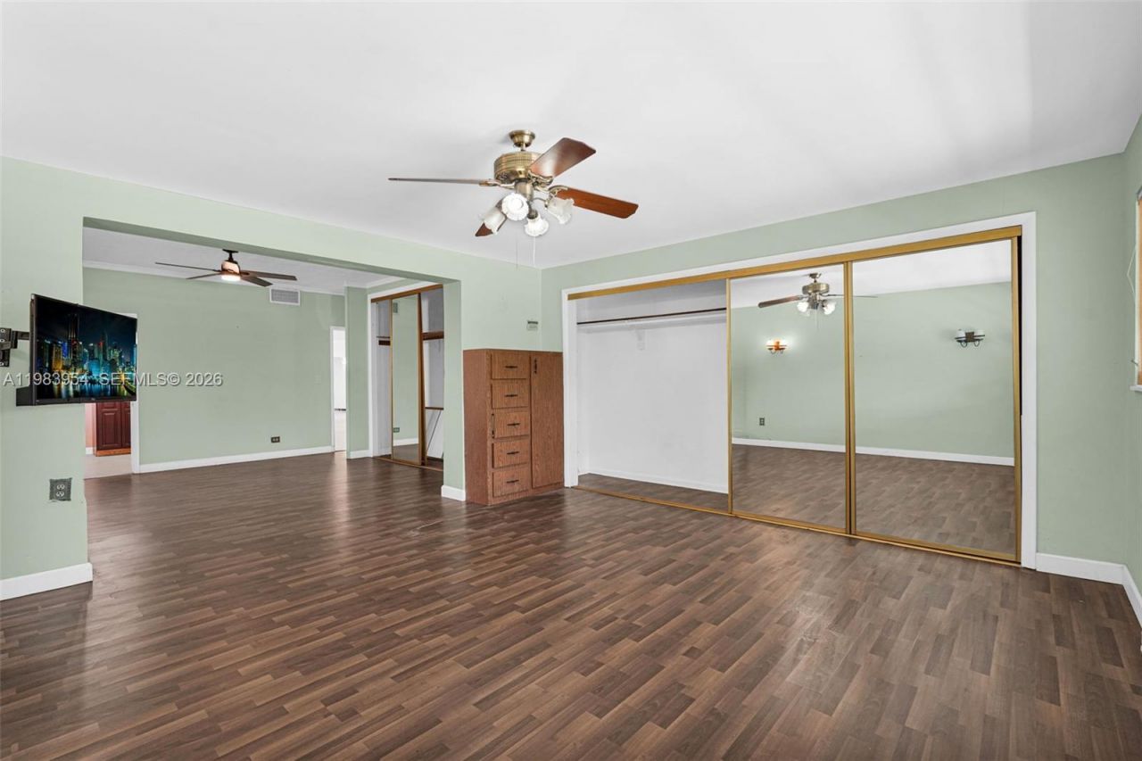 4560 Prairie Ave, Miami Beach, FL 33140 Photo