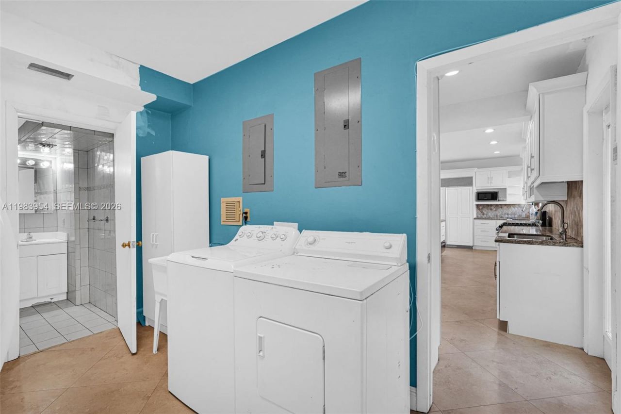 4560 Prairie Ave, Miami Beach, FL 33140 Photo