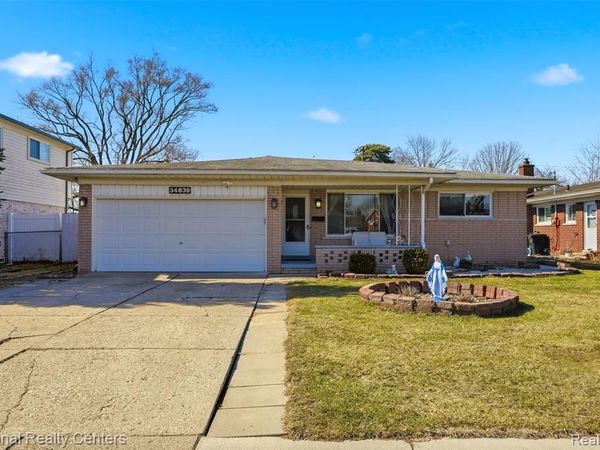 34839 Beaver Drive, Sterling Heights, MI 48312