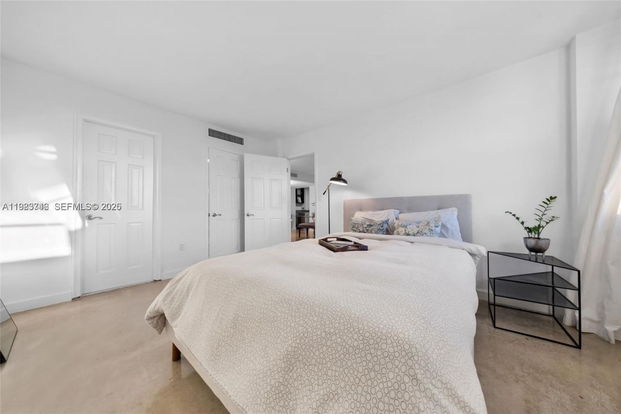 1020 Meridian Ave , Unit 816, Miami Beach, FL 33139 Photo