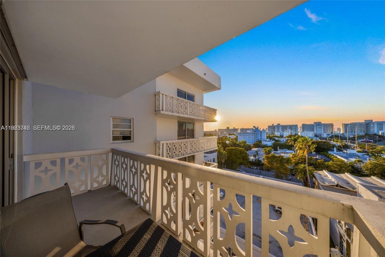 1020 Meridian Ave , Unit 816, Miami Beach, FL 33139 Photo