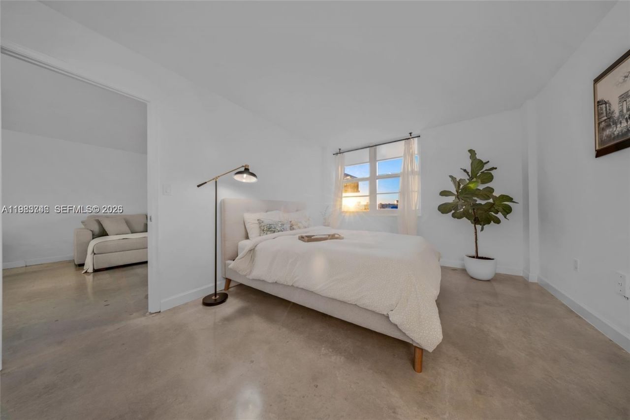 1020 Meridian Ave , Unit 816, Miami Beach, FL 33139 Photo