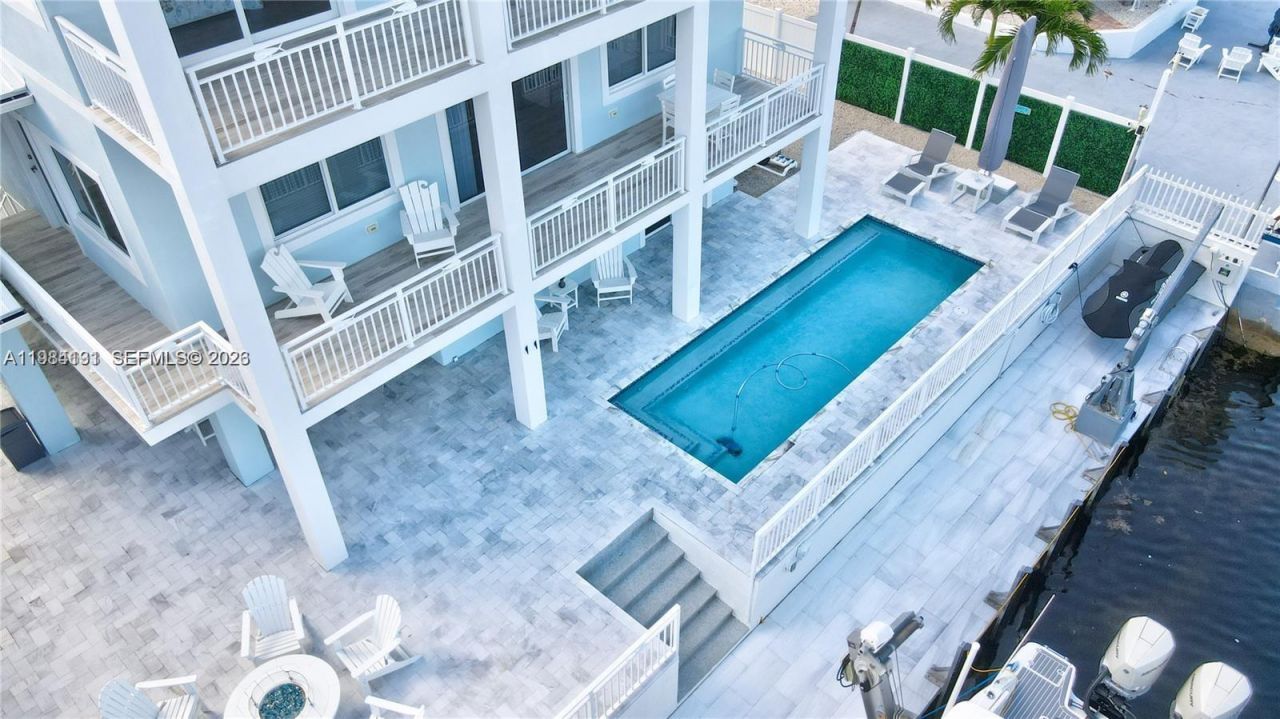 48 S Andros Rd , Key Largo, FL 33037 Photo