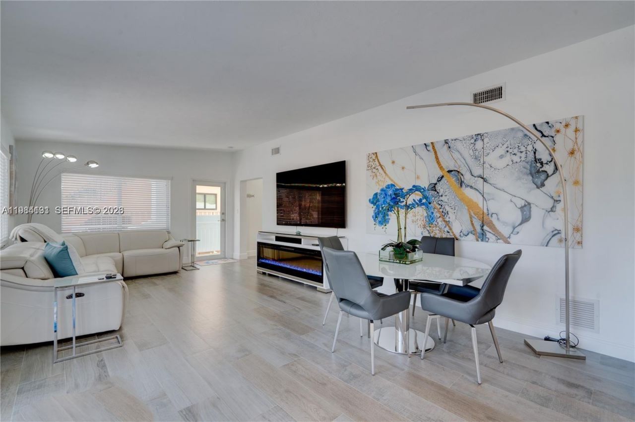 48 S Andros Rd , Key Largo, FL 33037 Photo