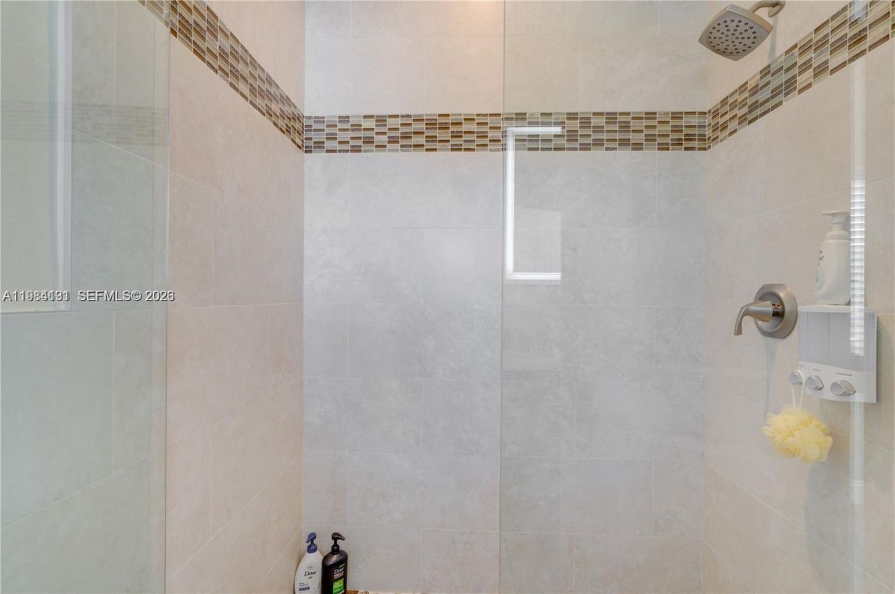 48 S Andros Rd , Key Largo, FL 33037 Photo