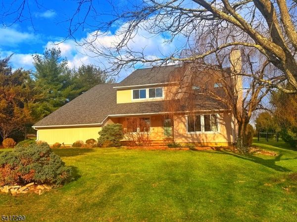 592 Cabot Hill Rd, Bridgewater, NJ 08807