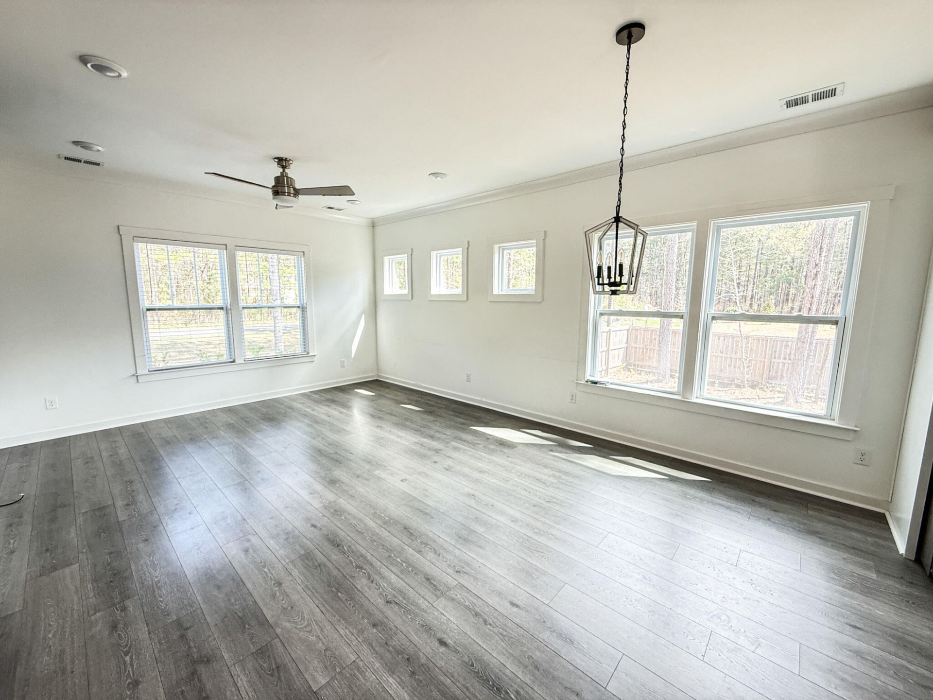 1003 British Drive Photo 4