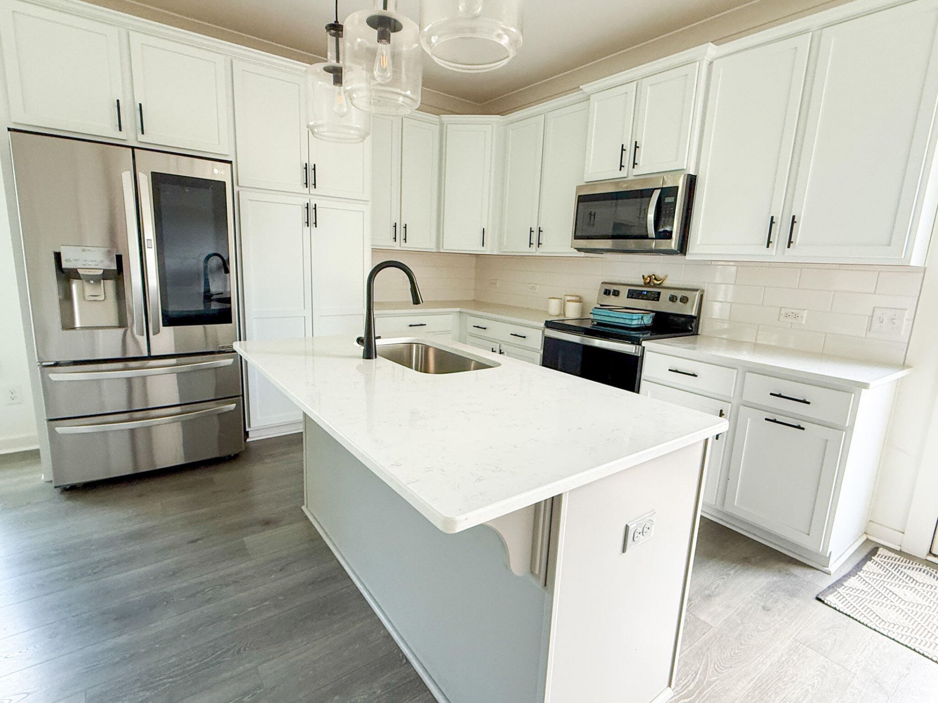1003 British Drive Photo 5