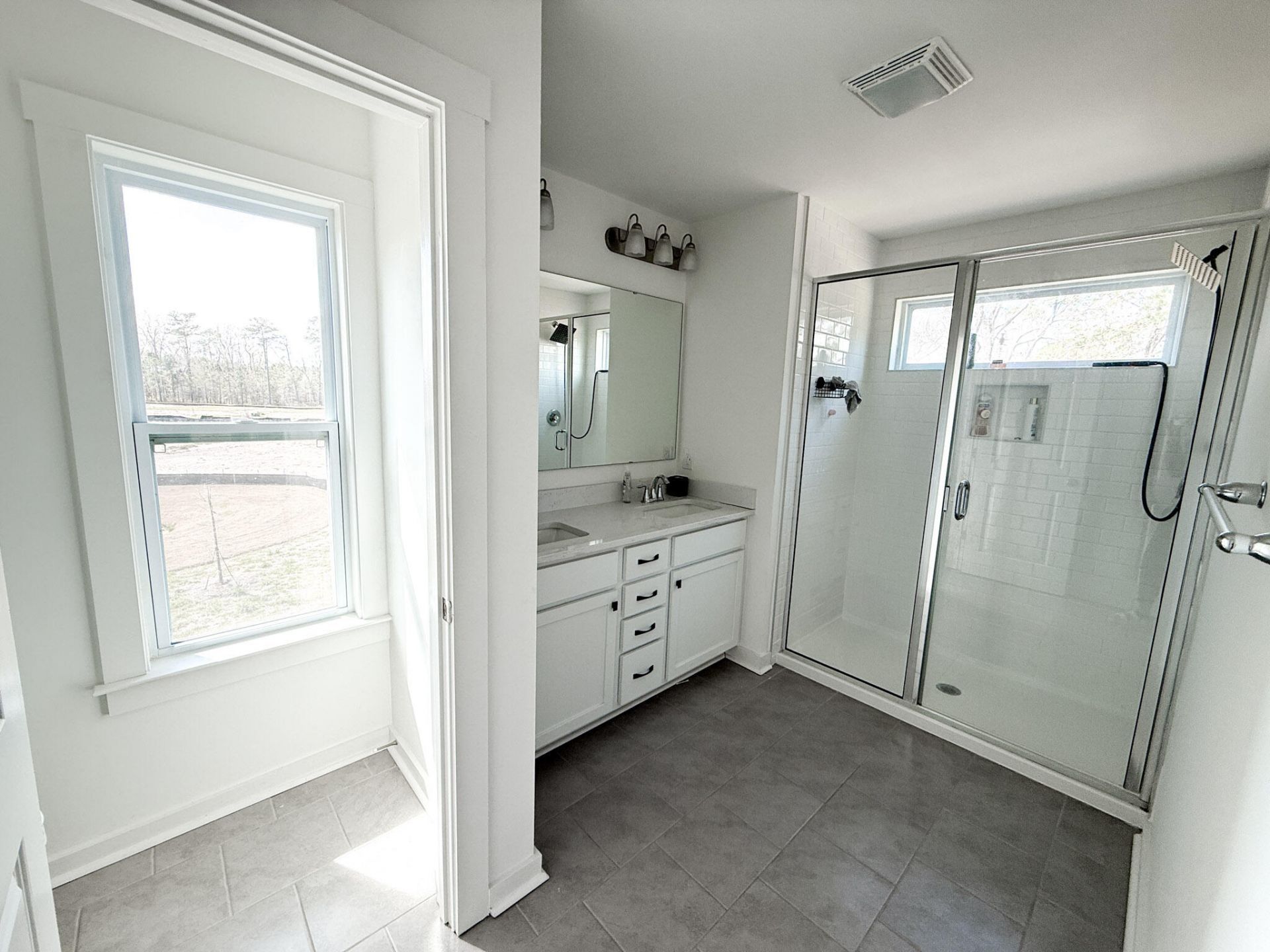 1003 British Drive Photo 8