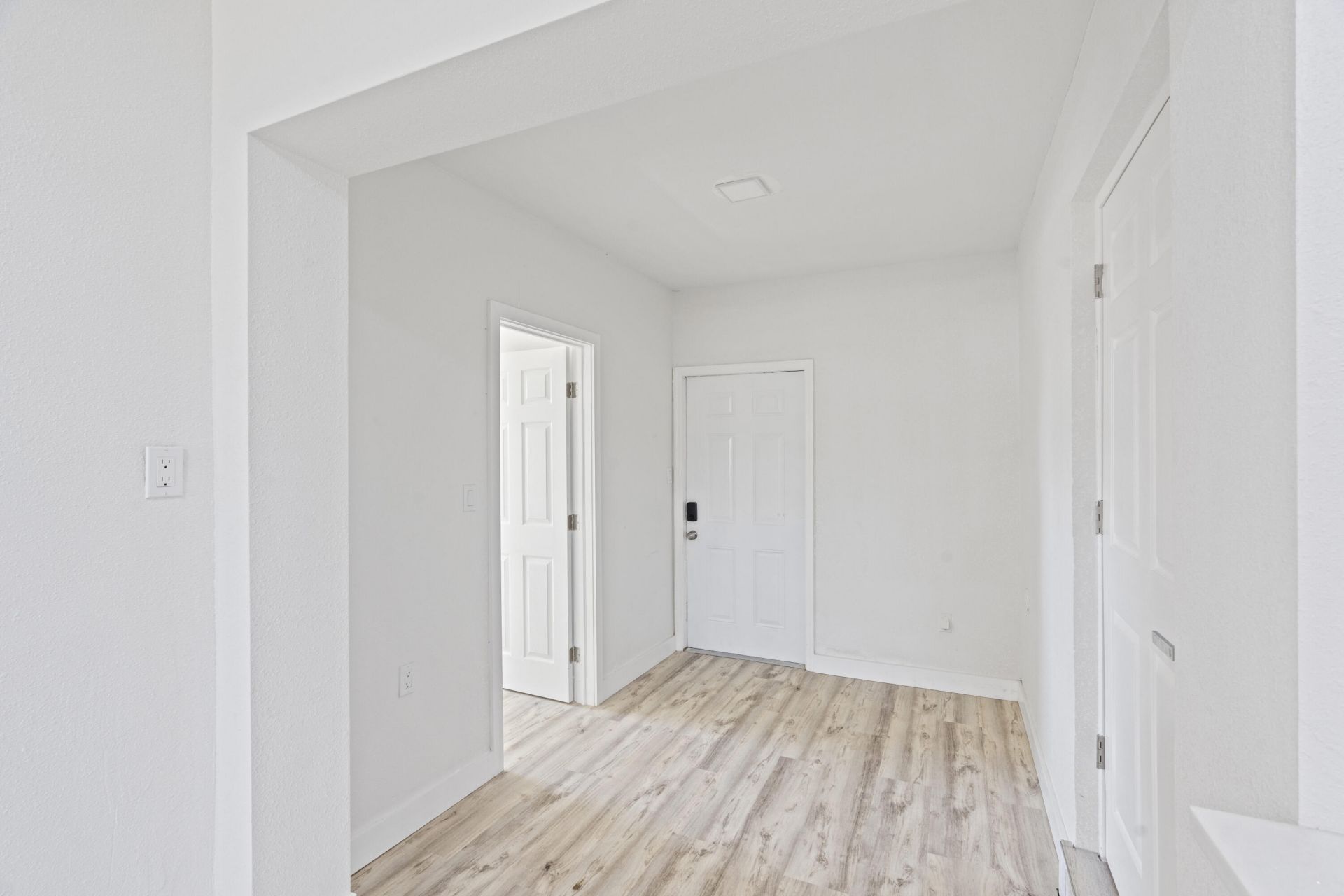 662 Granada Street, Fort Pierce, FL 34949 Photo