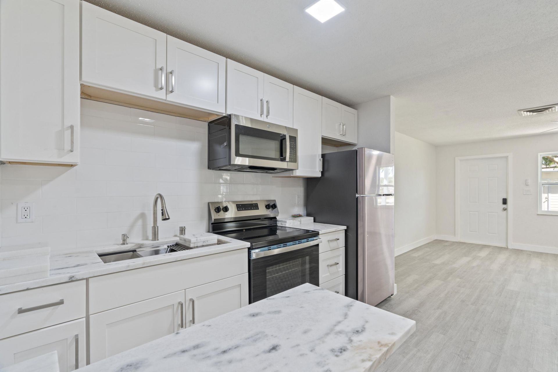 662 Granada Street, Fort Pierce, FL 34949 Photo