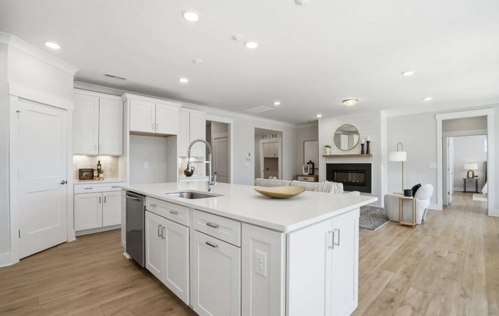 263 Huguenot Trail Photo 8