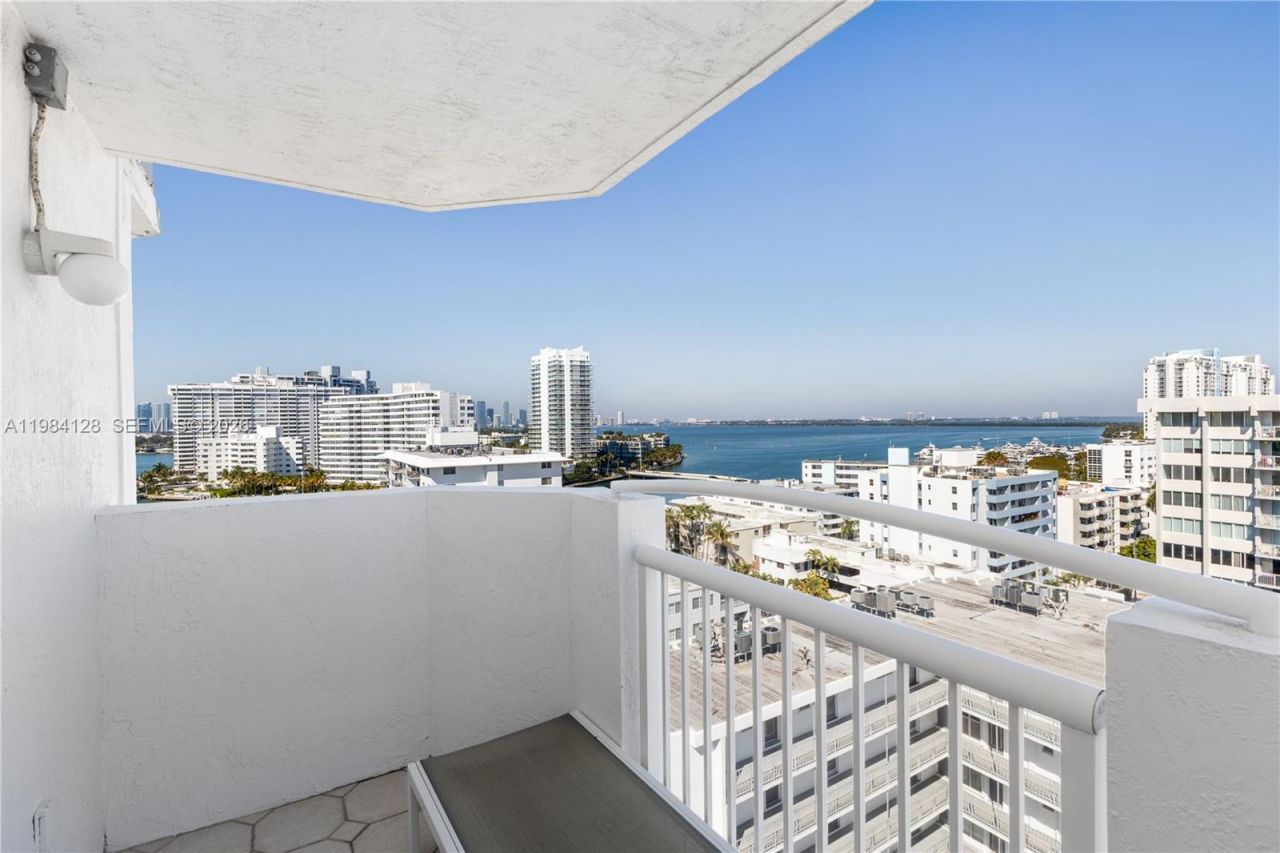 1621 Bay Rd, Unit 1202, Miami Beach, FL 33139 Photo
