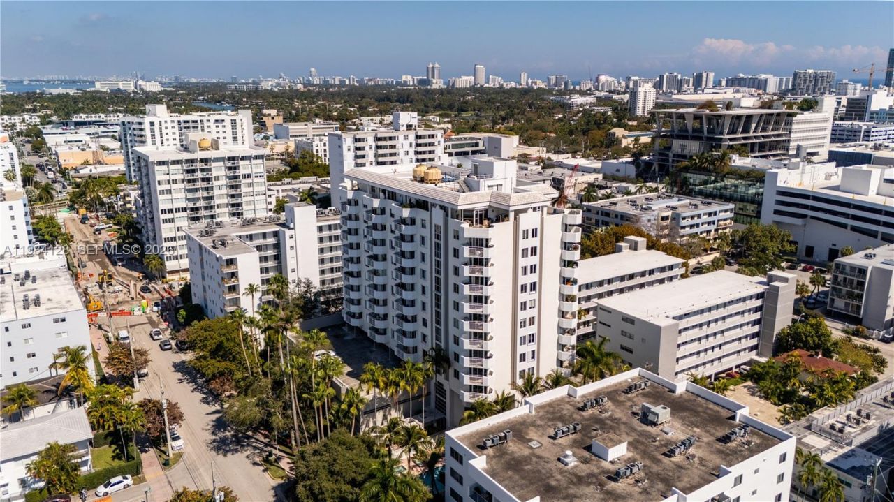 1621 Bay Rd, Unit 1202, Miami Beach, FL 33139 Photo