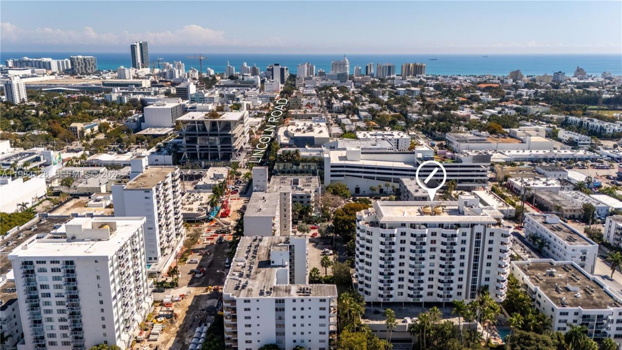 1621 Bay Rd, Unit 1202, Miami Beach, FL 33139 Photo