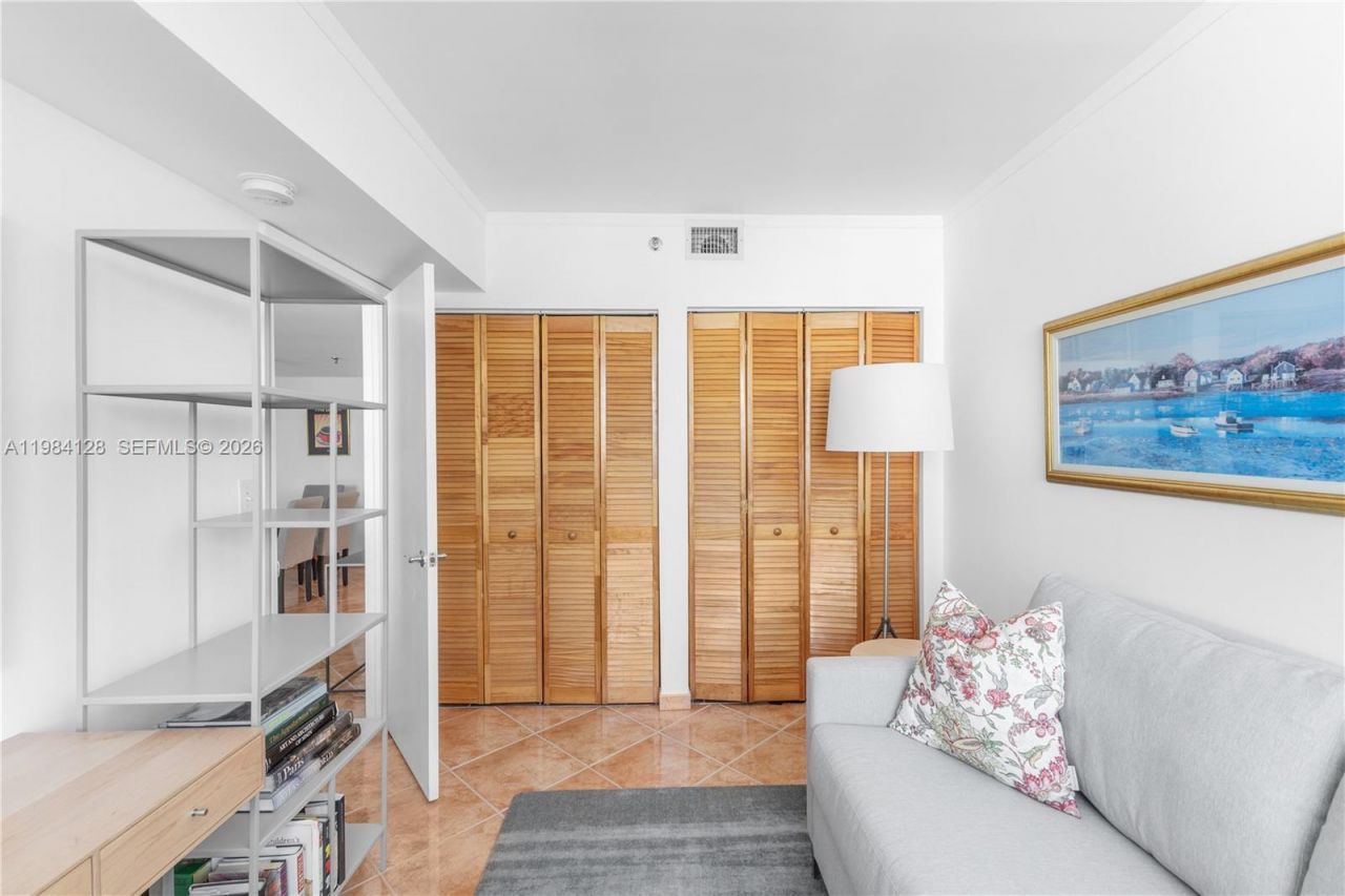 1621 Bay Rd, Unit 1202, Miami Beach, FL 33139 Photo