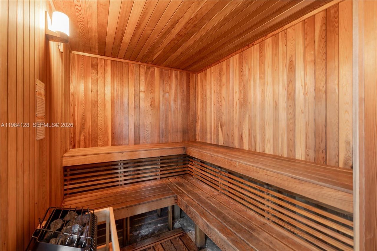 1621 Bay Rd, Unit 1202, Miami Beach, FL 33139 Photo