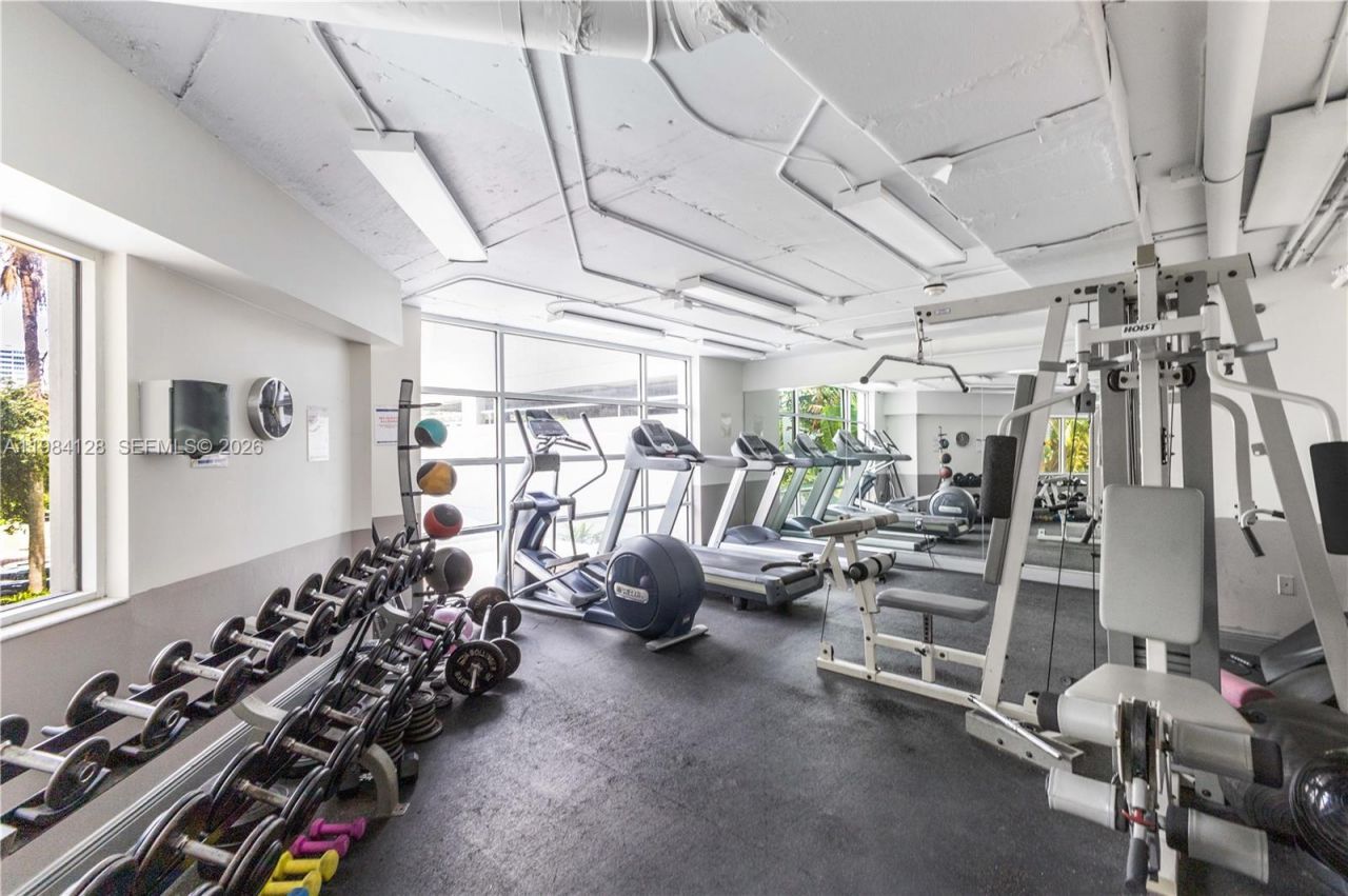 1621 Bay Rd, Unit 1202, Miami Beach, FL 33139 Photo