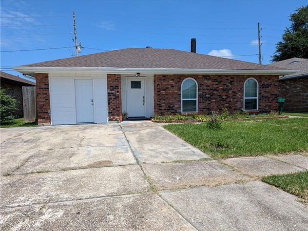 2325 YORKTOWNE Drive, LaPlace, LA 70068